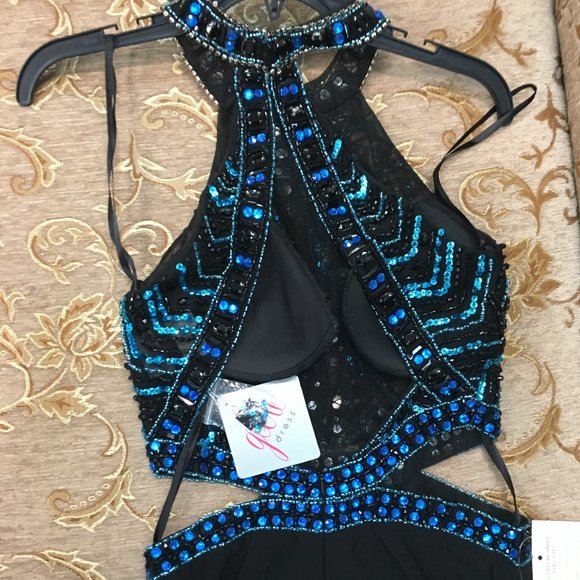 Side Cut-outs, Backless, Blingy Sexy Cruise Dress - Picture 6 of 13